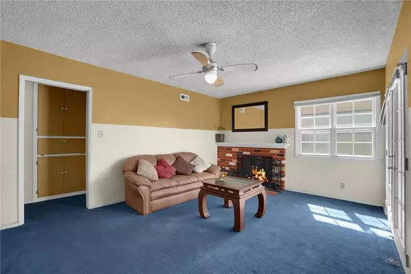 Inglewood, CA 90303,2836 Thoreau ST