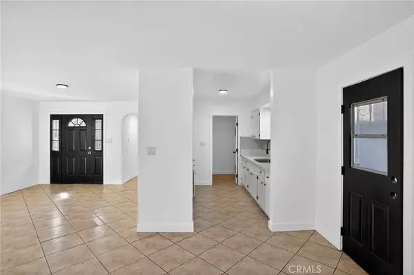 Los Angeles, CA 90047,1555 W 59th