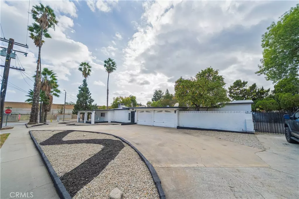 Monrovia, CA 91016,147 E Central