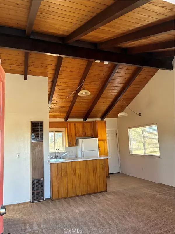 Hesperia, CA 92345,10708 Hawthorne