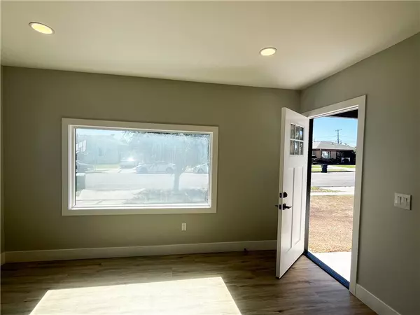 Compton, CA 90220,961 W Laurel ST