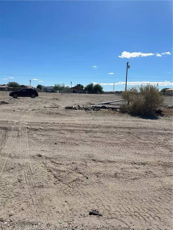 Salton City, CA 92275,0 Penolope