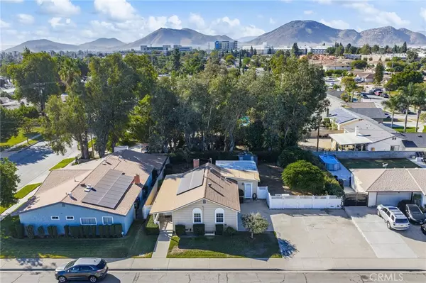 Fontana, CA 92335,17075 Manzanita