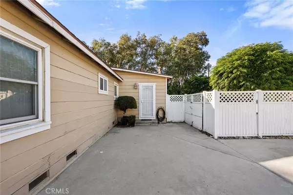 Fontana, CA 92335,17075 Manzanita