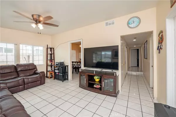 Santa Ana, CA 92703,5405 W 4th