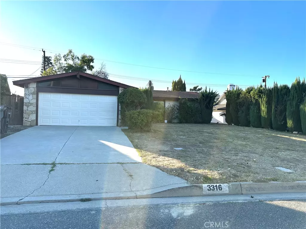 West Covina, CA 91792,3316 S Gauntlet DR