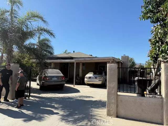 Fontana, CA 92335,14718 Valencia