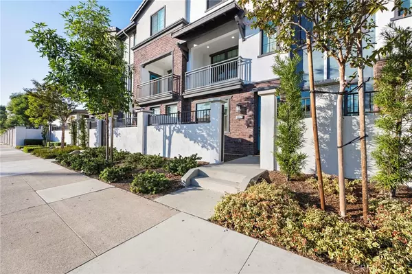 Buena Park, CA 90621,8887 Orangethorpe