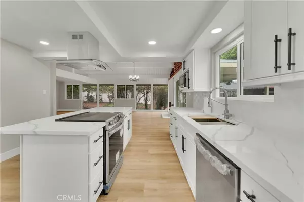 Covina, CA 91723,418 S Vecino