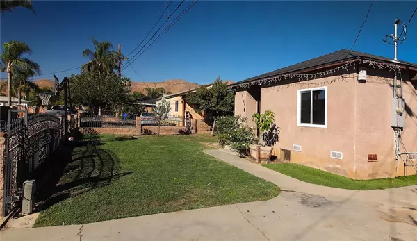 Jurupa Valley, CA 92509,3880 Fox Tail