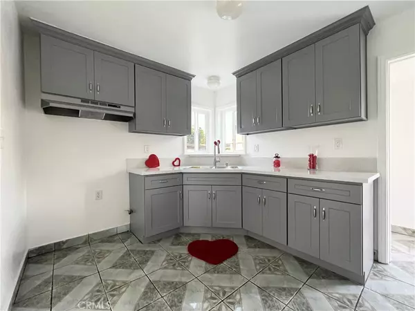 Long Beach, CA 90810,3030 Caspian AVE