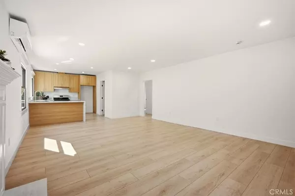 Ontario, CA 91764,712 E H