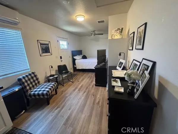 Claremont, CA 91711,1420 Oxford