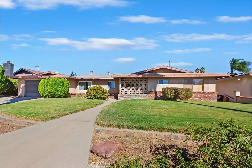 Rialto, CA 92377,19416 Cheshire ST