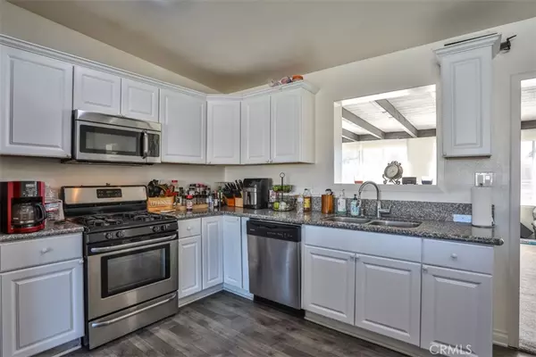 Vista, CA 92083,1338 Olive