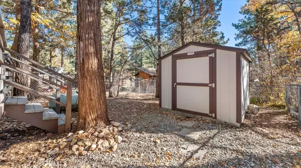 Sugarloaf, CA 92386,347 Spruce LN