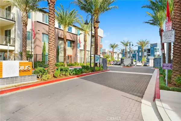 Ontario, CA 91764,960 N Tangent Privado #305