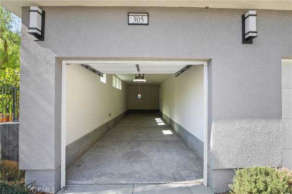 Ontario, CA 91764,960 N Tangent Privado #305