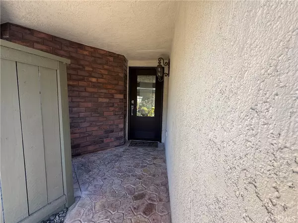 Glendora, CA 91741,2413 E Greenview