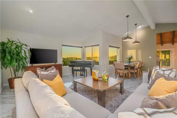 Claremont, CA 91711,2817 N Mountain