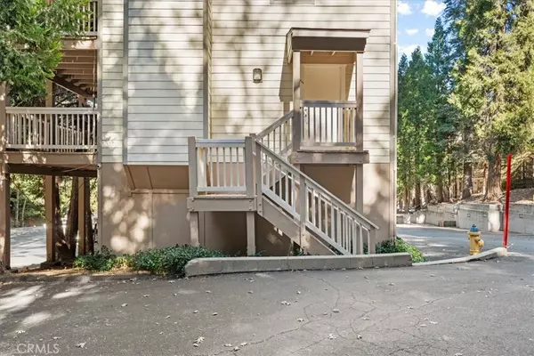 Lake Arrowhead, CA 92352,112 Rockledge