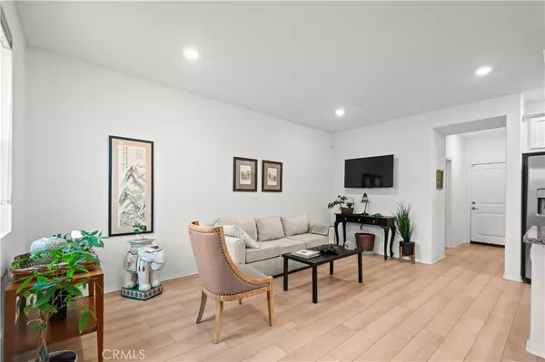 Fontana, CA 92336,16502 Casa Grande #105