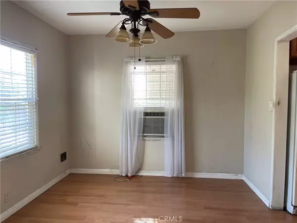 Bell, CA 90201,6629 Walker