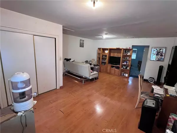 Covina, CA 91722,18042 E Tudor