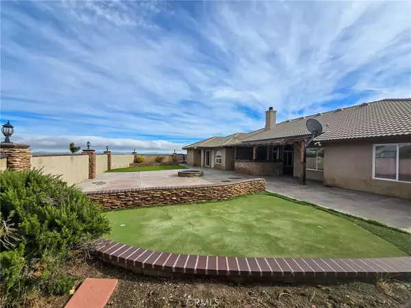 Oak Hills, CA 92344,10282 Farmington