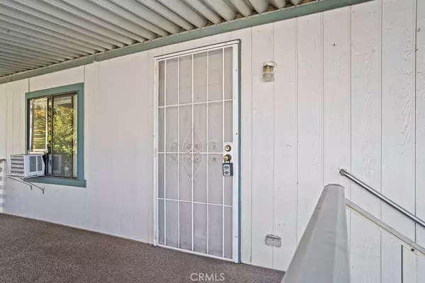 Hemet, CA 92543,530 W Devonshire AVE #36