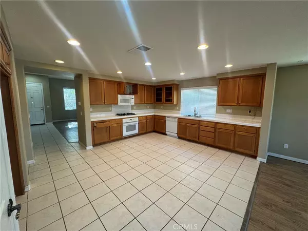 San Diego, CA 92154,5234 Topsail DR