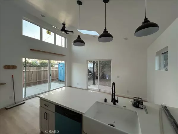 Granada Hills, CA 91344,16124 San Fernando Mission BLVD