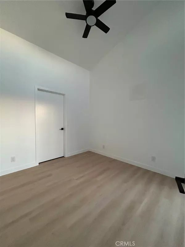 Granada Hills, CA 91344,16124 San Fernando Mission BLVD