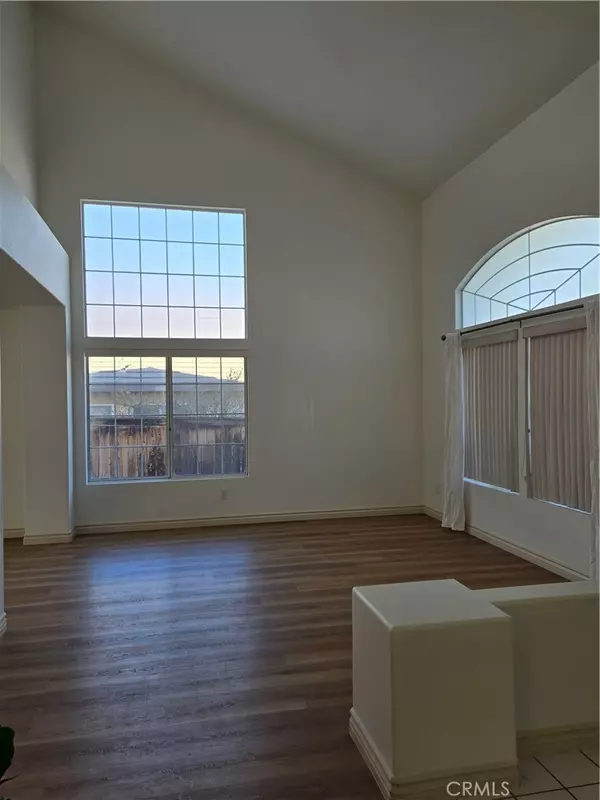 Victorville, CA 92392,12334 Navajo