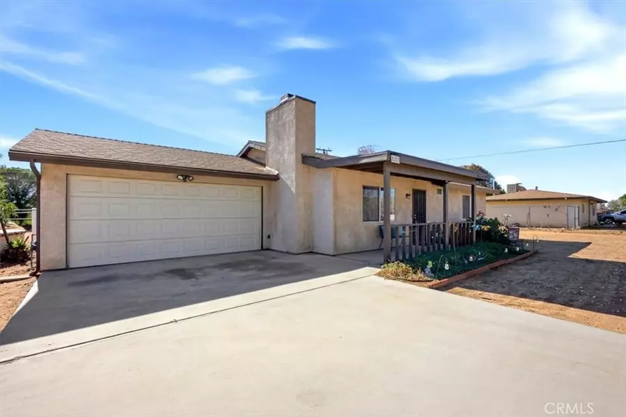 21215 Sandia, Apple Valley, CA 92308
