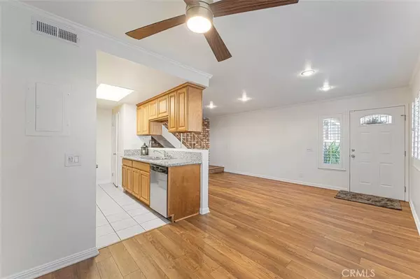 La Verne, CA 91750,3036 Knollwood