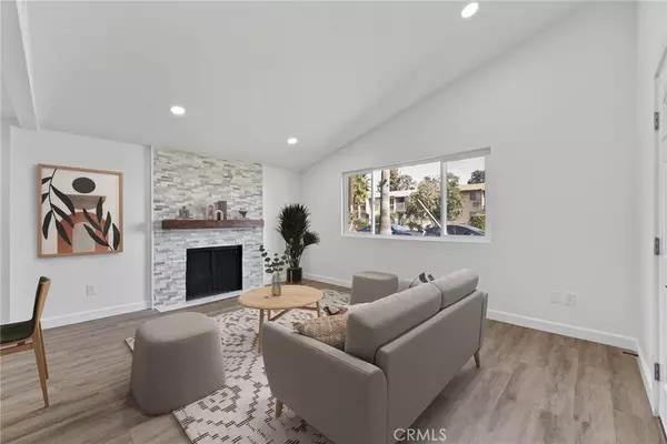 Fontana, CA 92335,9352 Olive ST