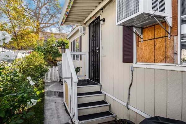 Colton, CA 92324,2851 S La Cadena DR #26