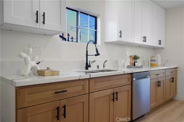 Fontana, CA 92335,14935 Hibiscus