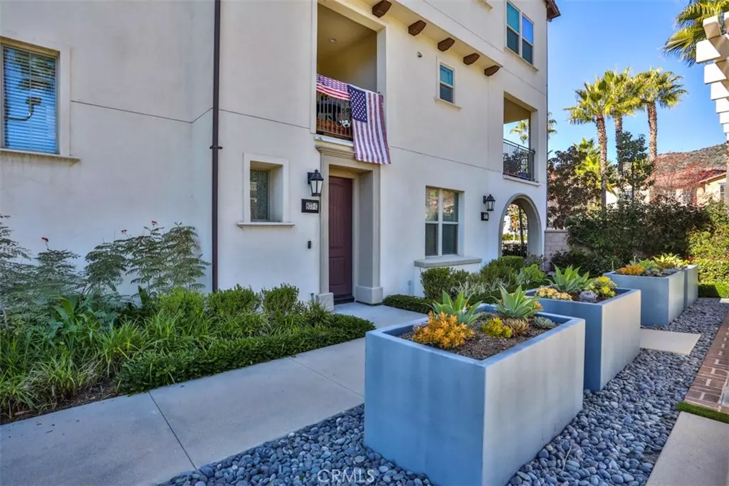 Azusa, CA 91702,877 Orchid