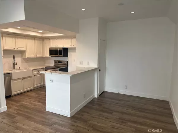 Diamond Bar, CA 91765,22749 Lakeway DR #377