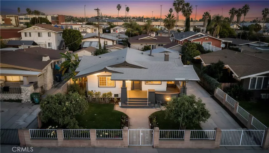 748 N Kenmore, Los Angeles, CA 90029