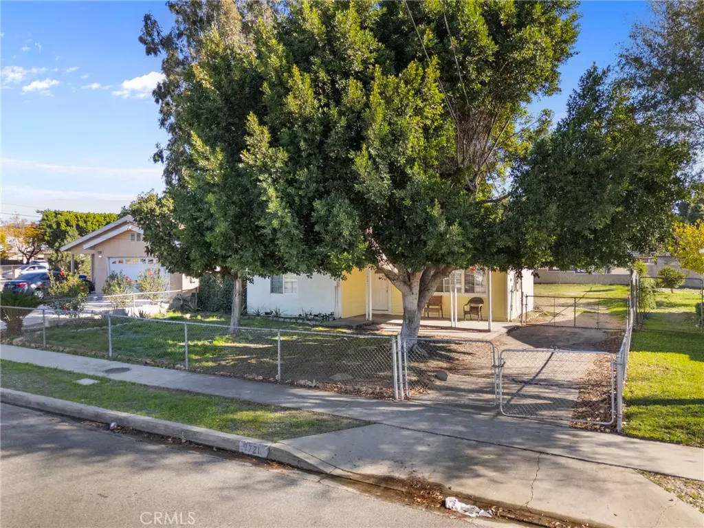 Fontana, CA 92335,9721 Juniper
