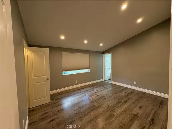 Woodland Hills, CA 91367,20416 20416 Coulson St