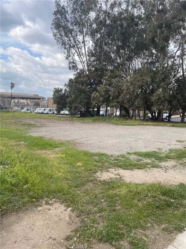 Corona, CA 92878,428 W Grand Ave