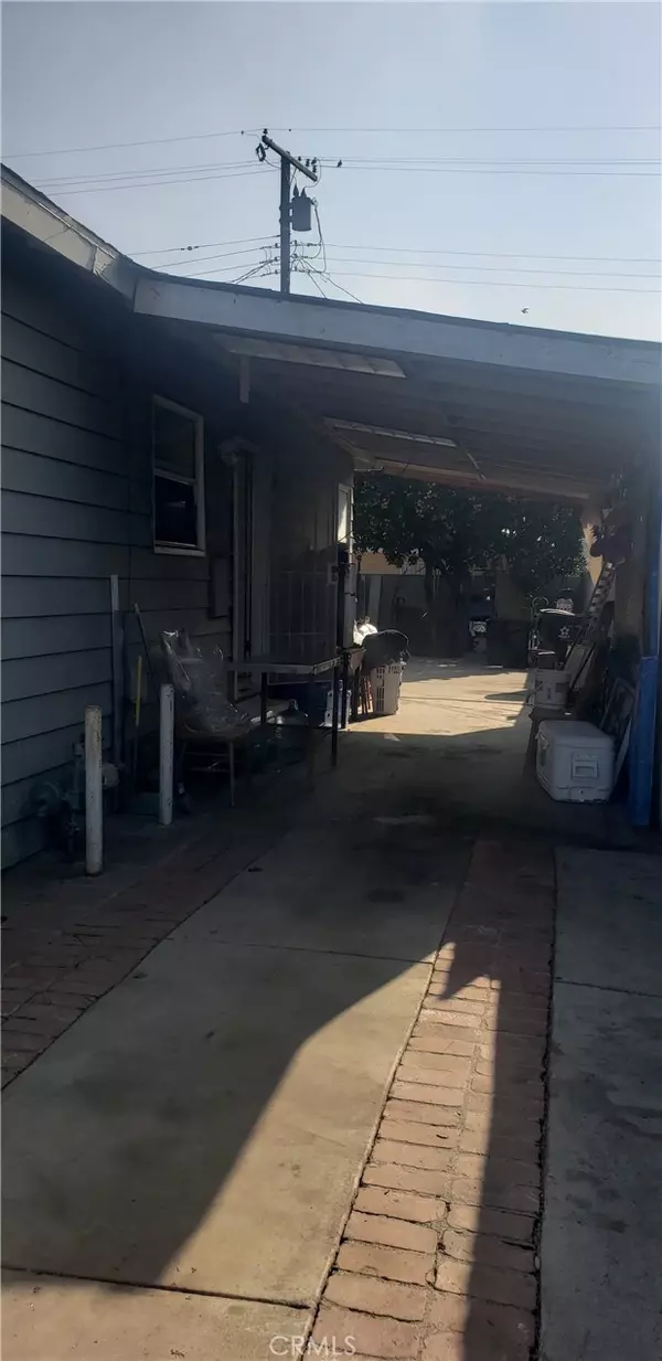 Compton, CA 90222,2058 E Bliss ST
