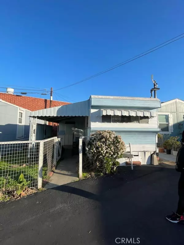 1424 135th #c20, Gardena, CA 90249