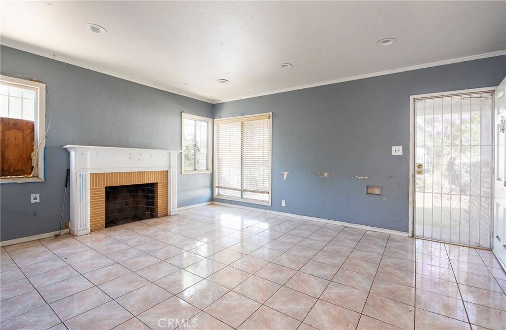 10613 Hunt AVE, South Gate, CA 90280