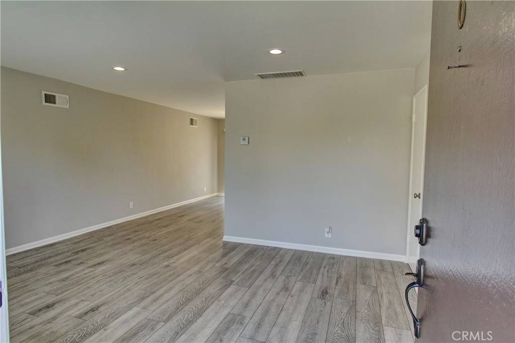 La Habra, CA 90631,581 W Greenwood AVE #6