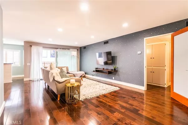 West Hollywood, CA 90069,1121 N Olive DR #211
